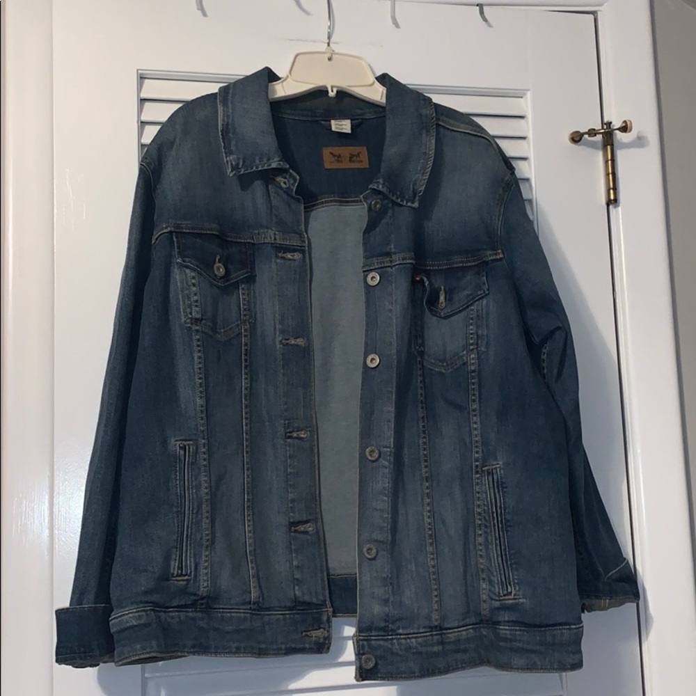 levi’s jean jacket